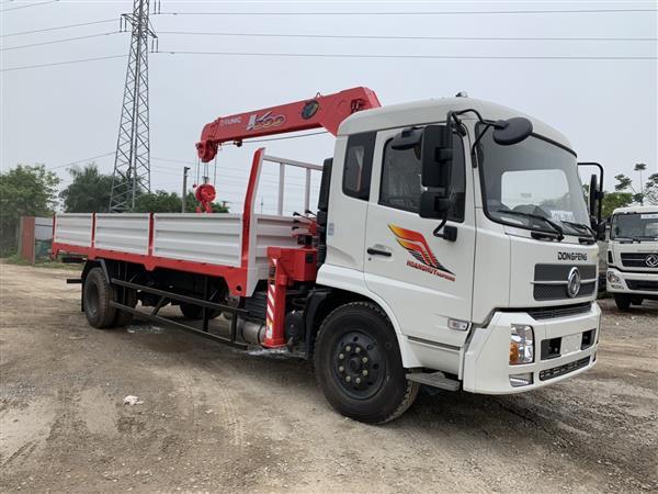 Xe tải 2 chân Dongfeng Hoàng Huy gắn cẩu Unic 5 tấn
